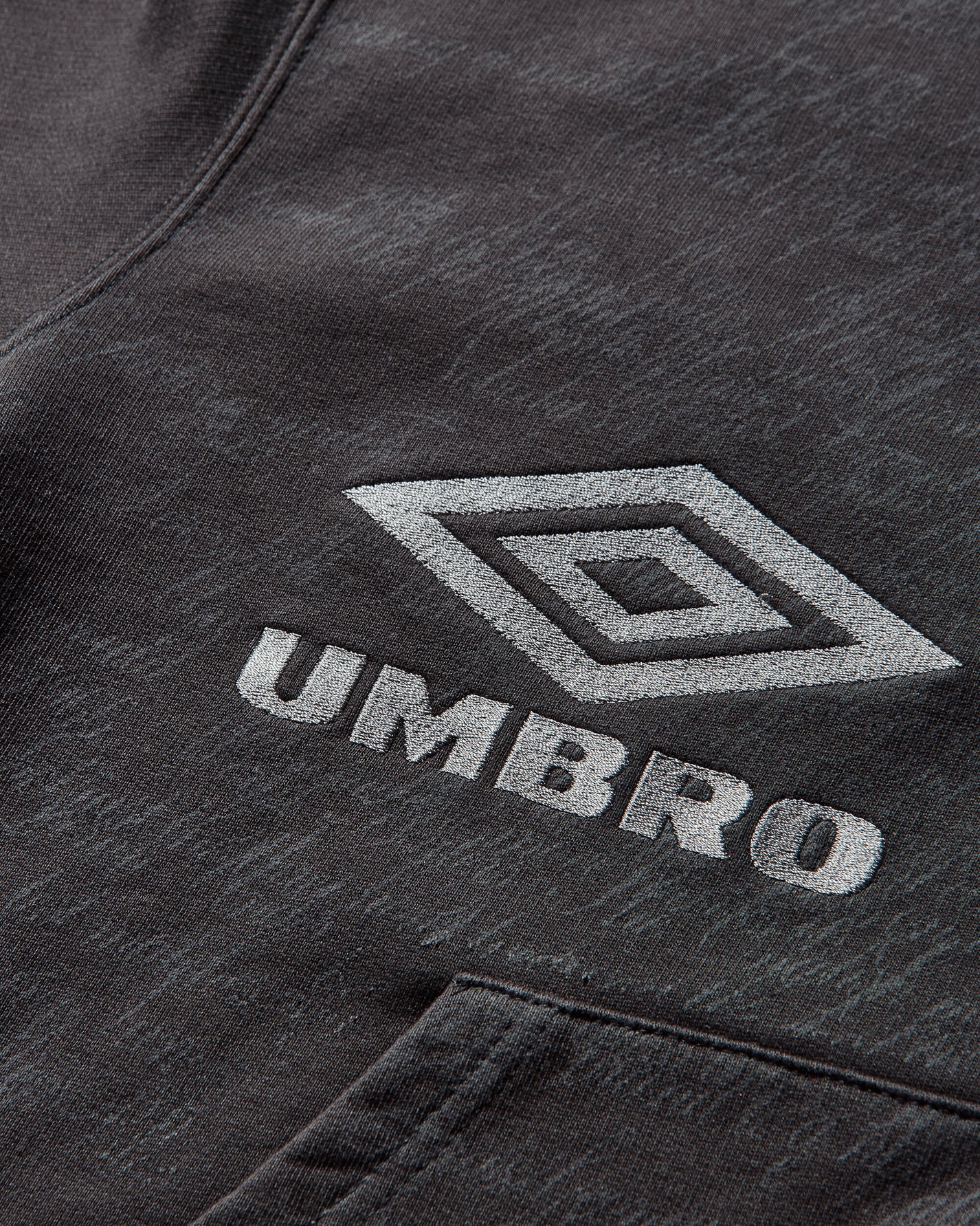 Umbro Compact Masked Zip Hoodie Washed Black Sweatshirts Hoodies UBMW0410FA255 BLK0020