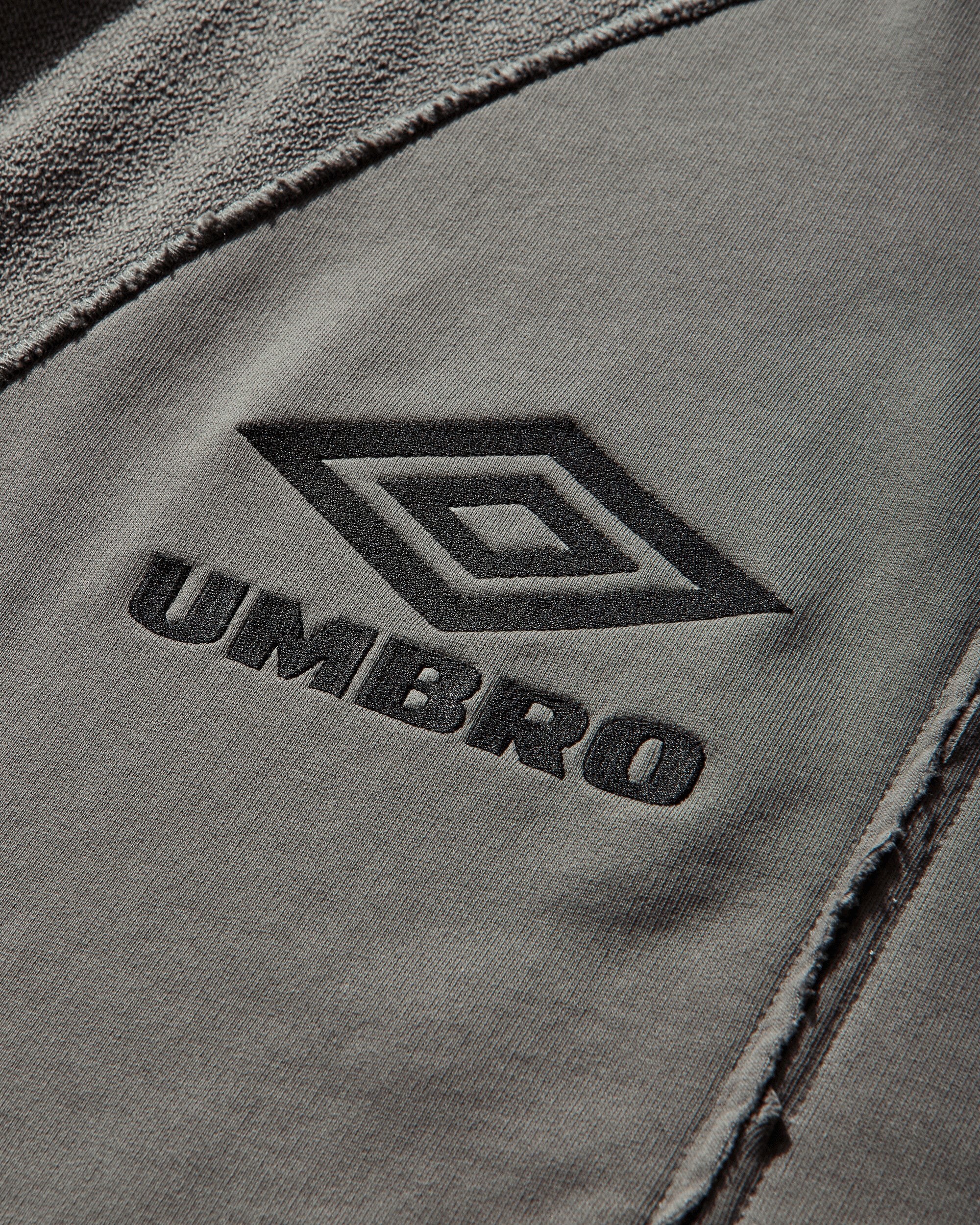 Umbro Royal Arms Zip Masked Hoodie Smock Grey Sweatshirts Hoodies UBMW0487FA317 GRY0052