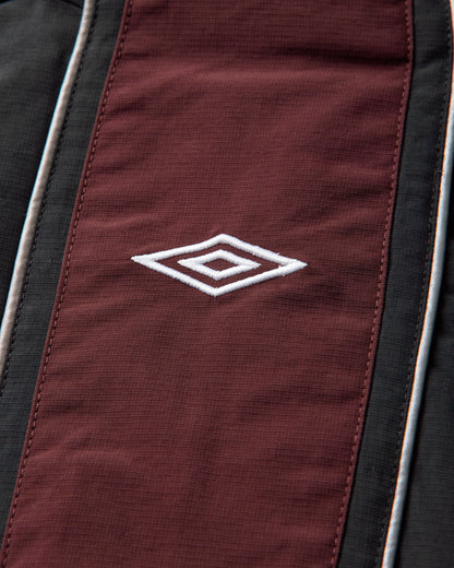 Umbro Bench Jacket Burgundy Carbon Black Coats and Jackets Jackets UBMW0648FA431 RED0009