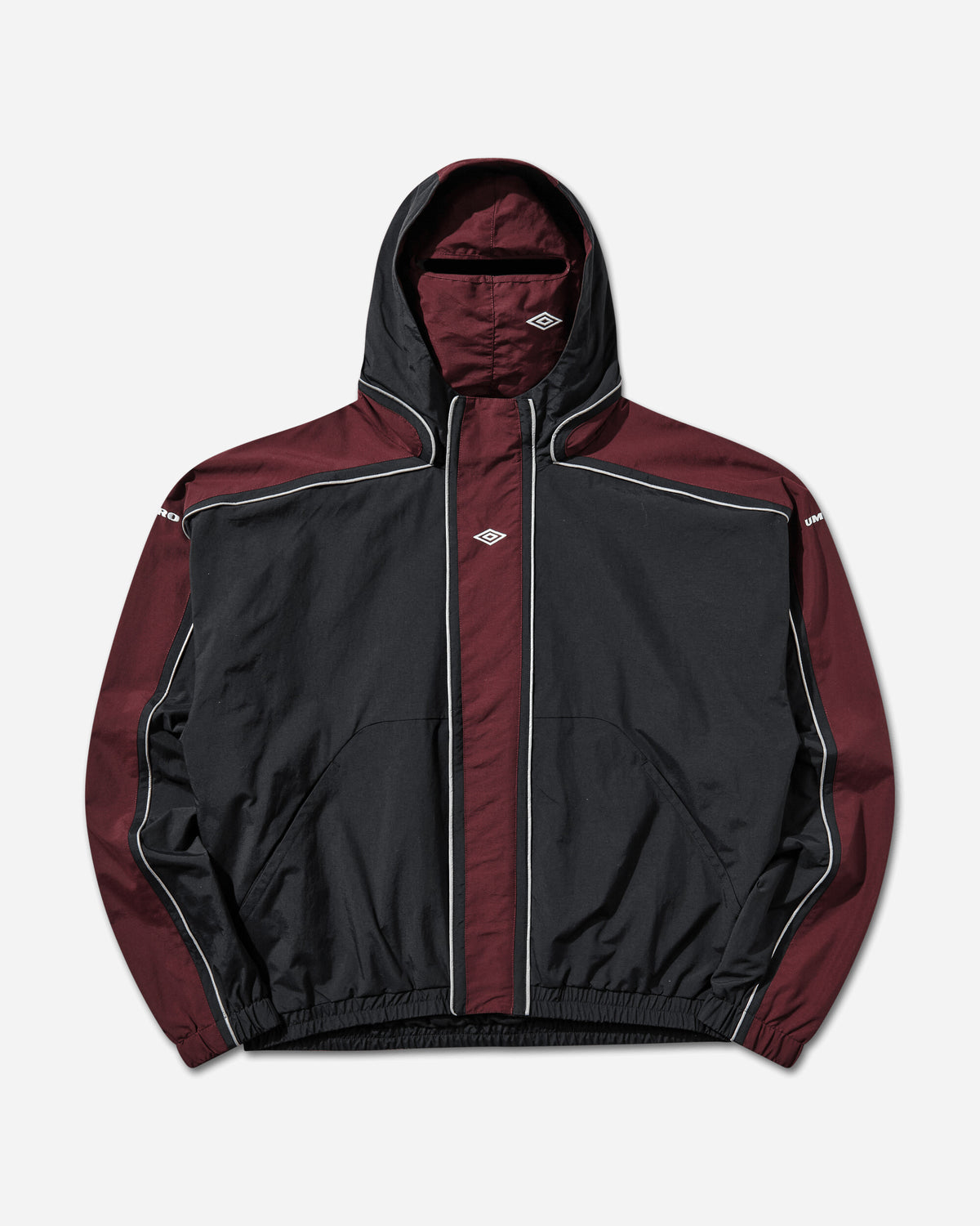 Umbro Bench Jacket Burgundy Carbon Black Coats and Jackets Jackets UBMW0648FA431 RED0009