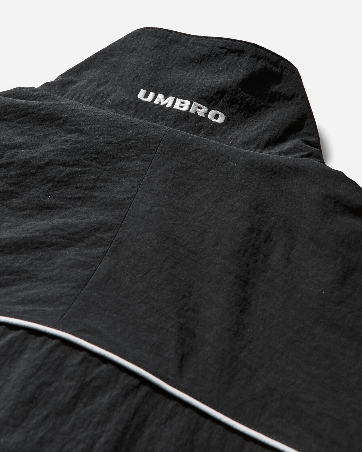 Umbro Eyes Tracksuit Carbon Black Coats and Jackets Jackets UBMW0479FA309 BLK0002