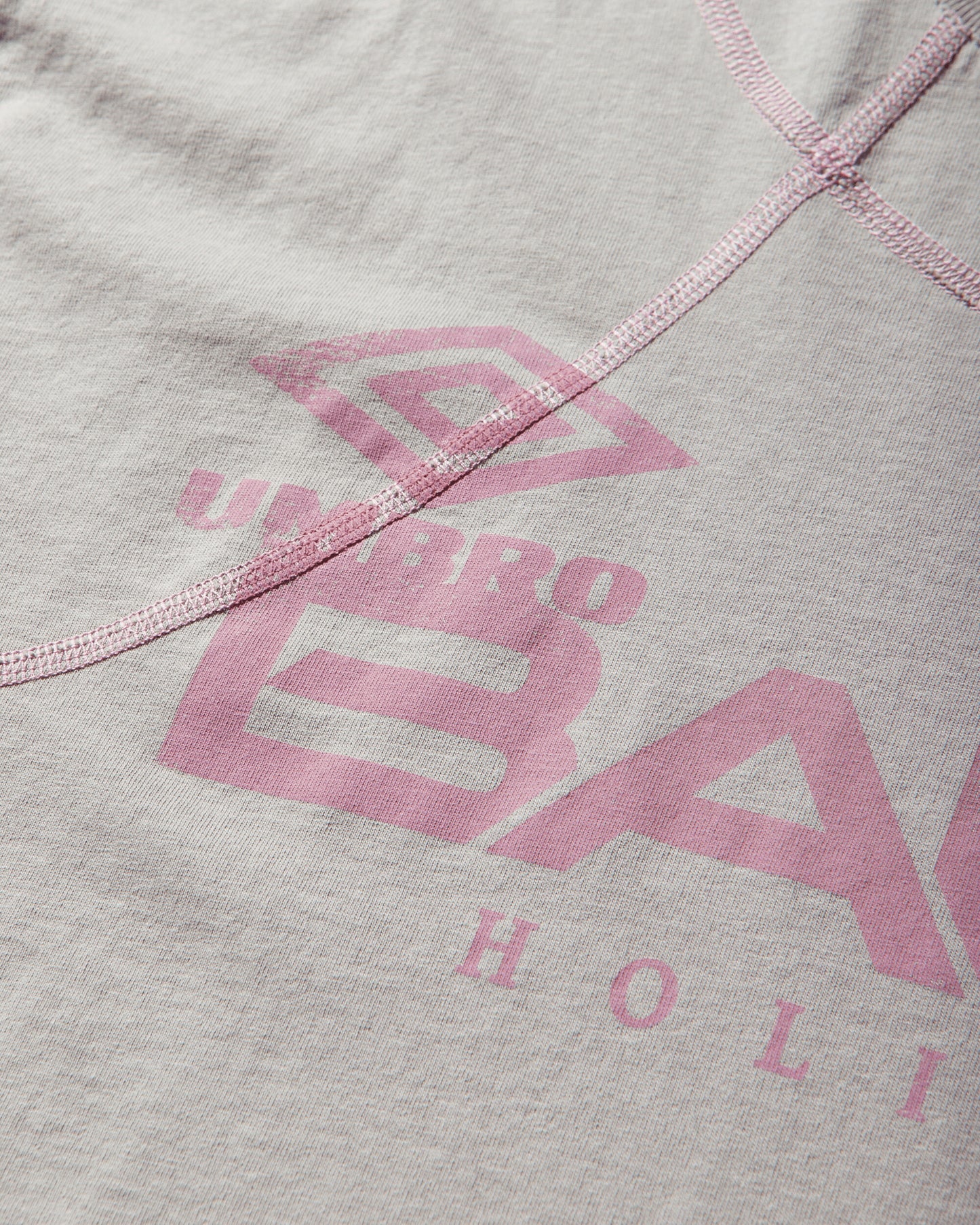 Umbro Bank Holiday Tee Light Grey Hot Pink T-Shirts Top UBMW0520JY147 GRY0028