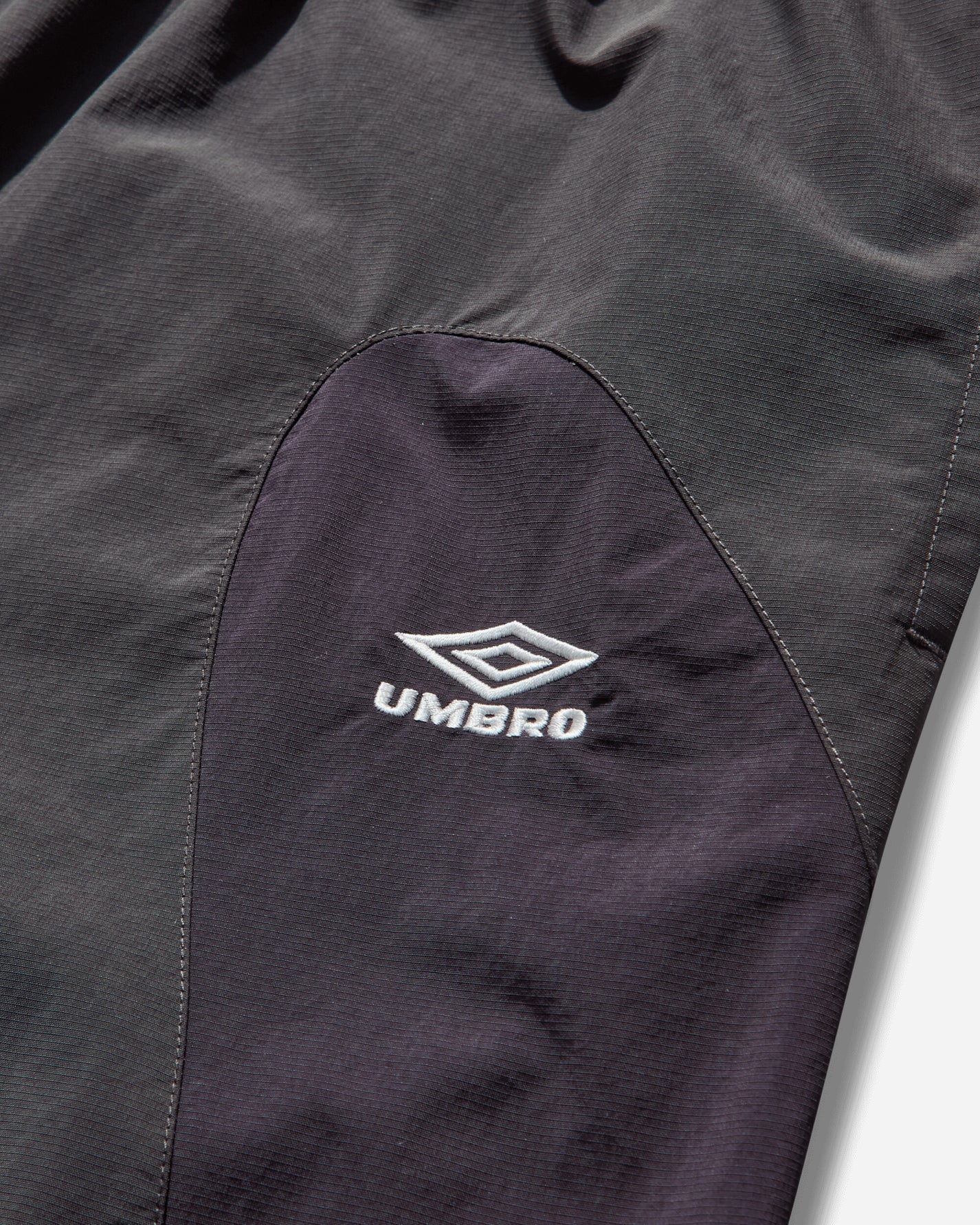 Umbro Rose Crest Track Pants Dark Grey Dark Purple Pants Trousers UBMW0345FA218 GRY0042