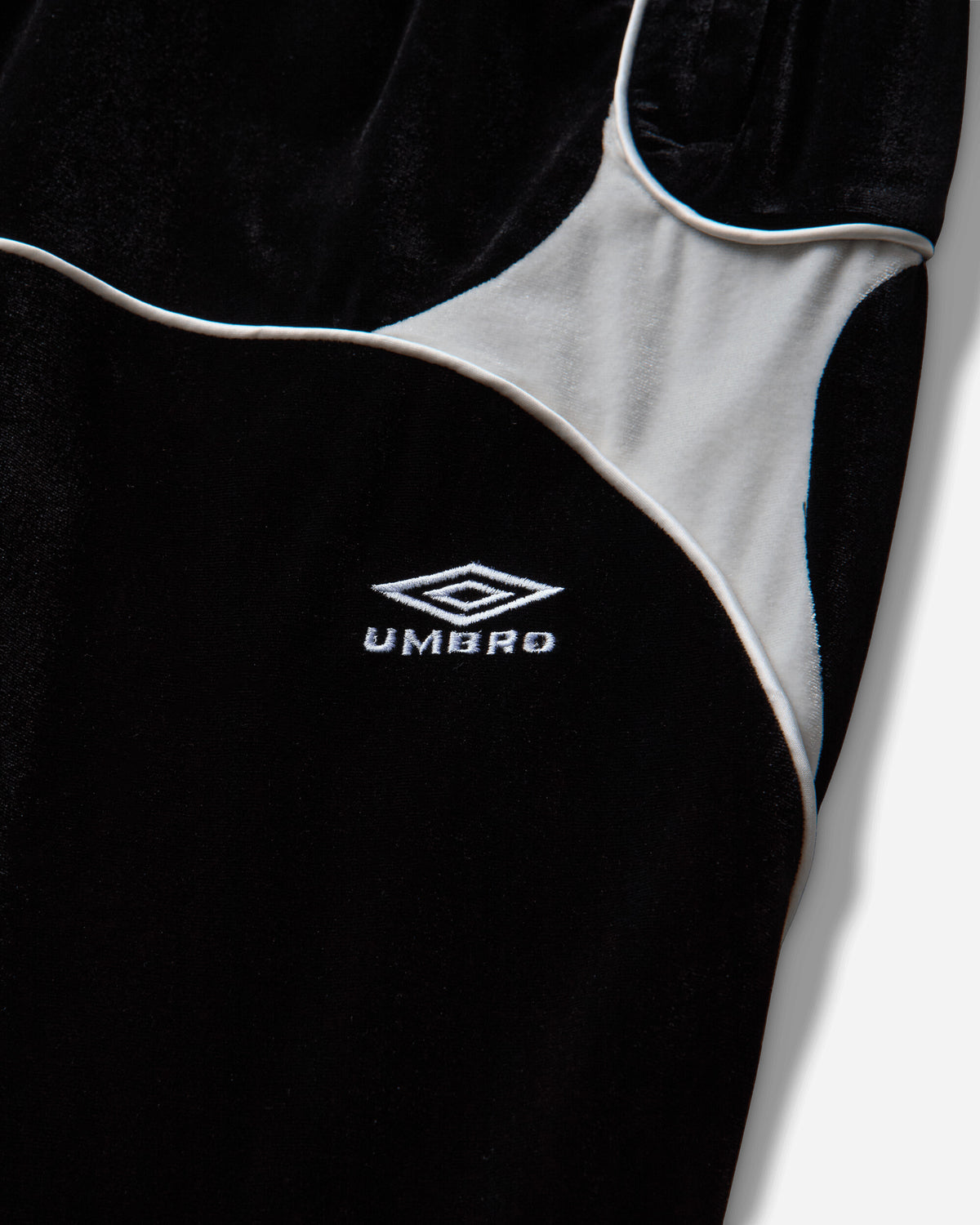 Umbro Velvet Jester Track Pants Black Pants Trousers UBMW0656FA436 BLK0001