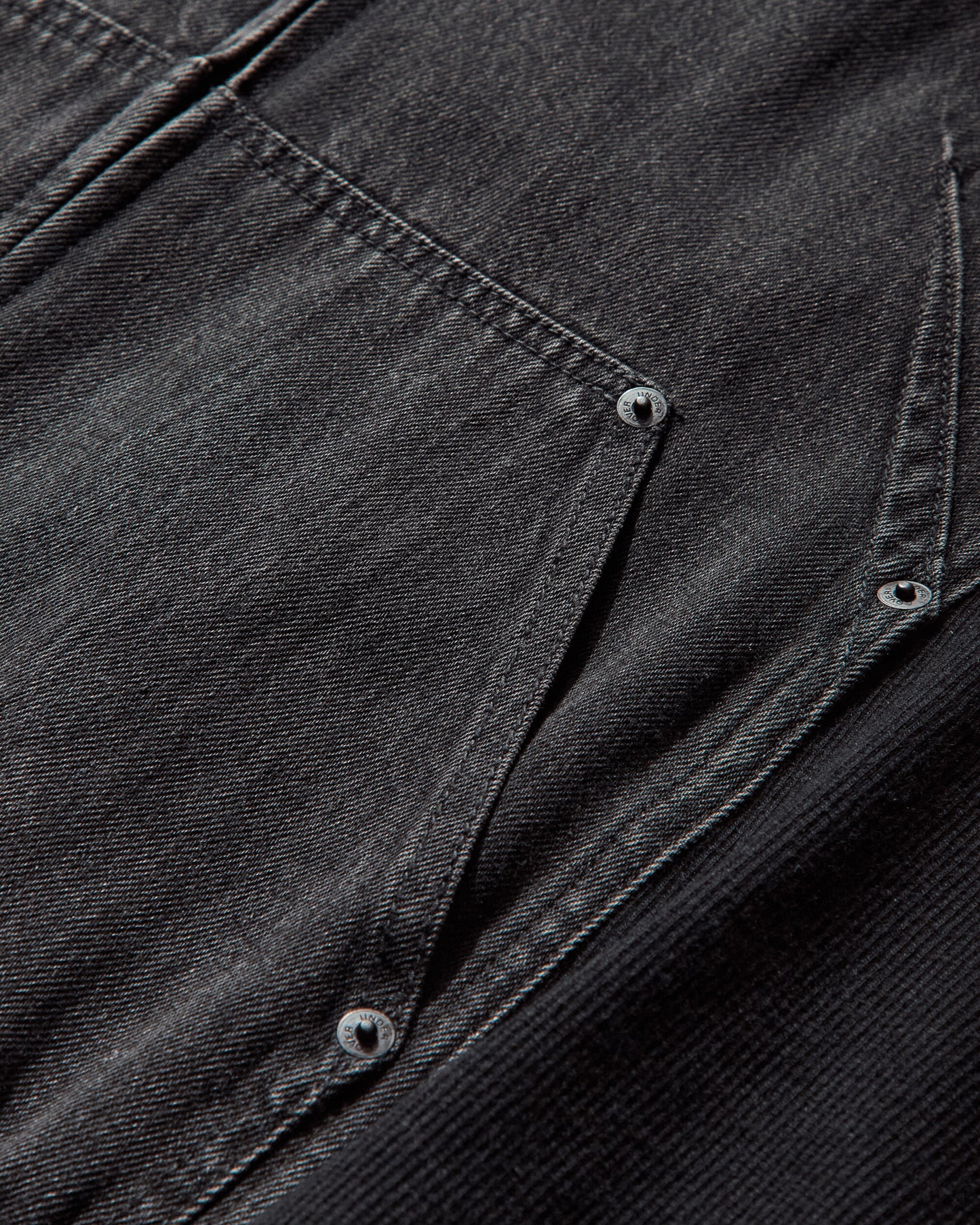 Undercover Wmns C/S Black Sweatshirts Hoodies UP2E1806 1