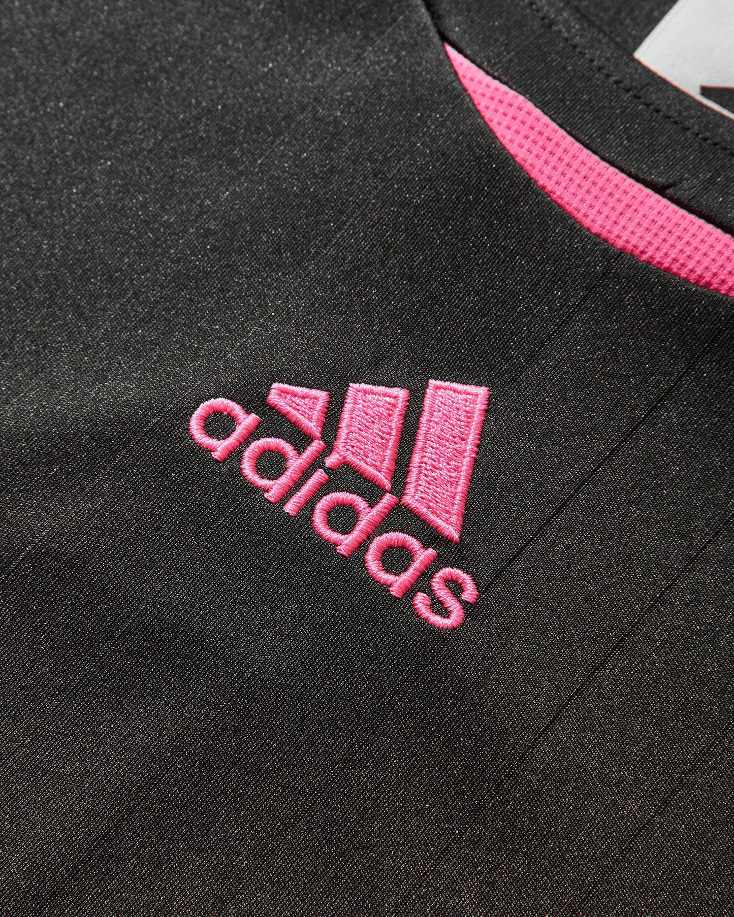 adidas Teamgeist Ls Black/Lucid Pink T-Shirts Longsleeve JW5907