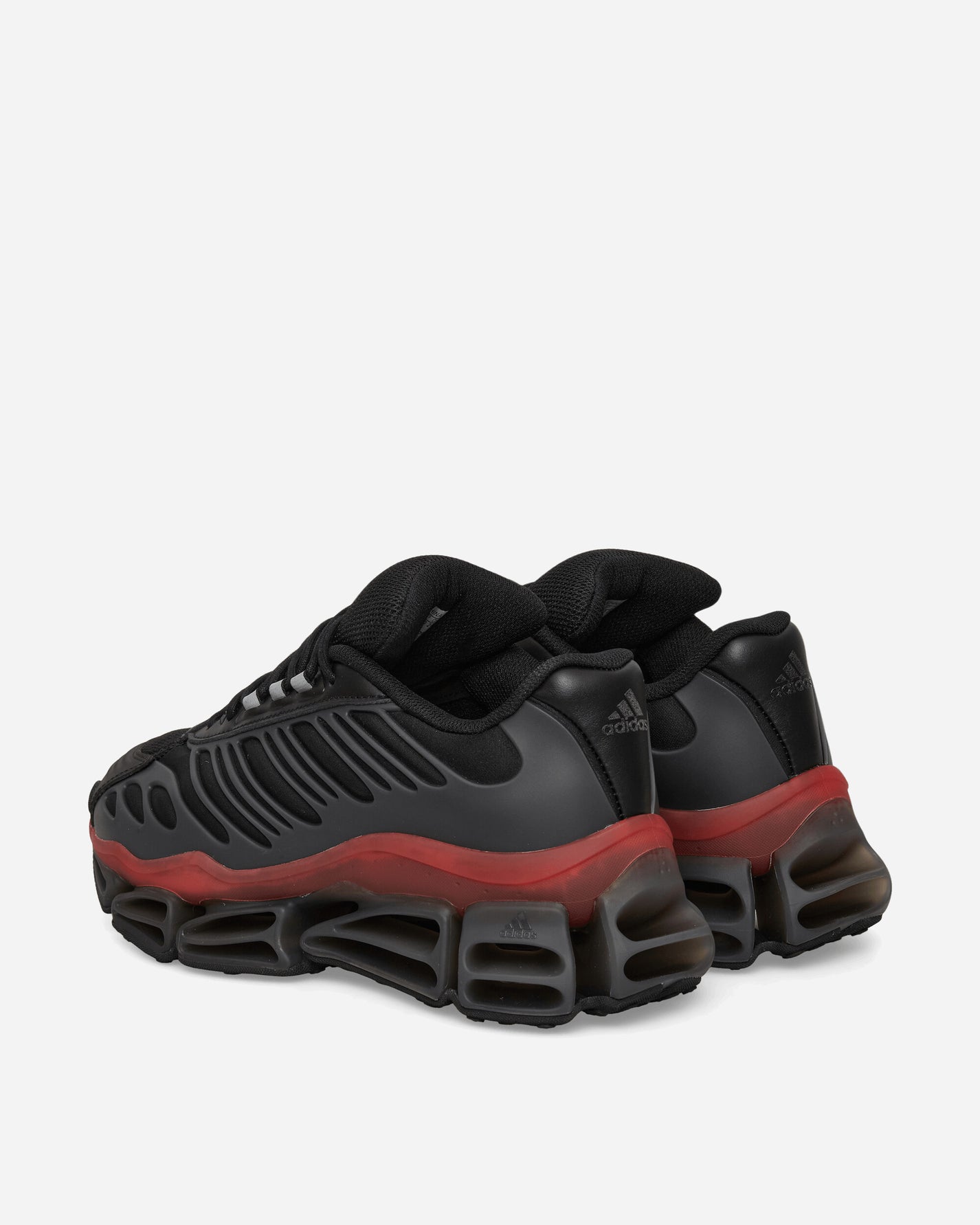 adidas Chavarria Megaride Cblack/Cblack/Red Sneakers Low KJ2041