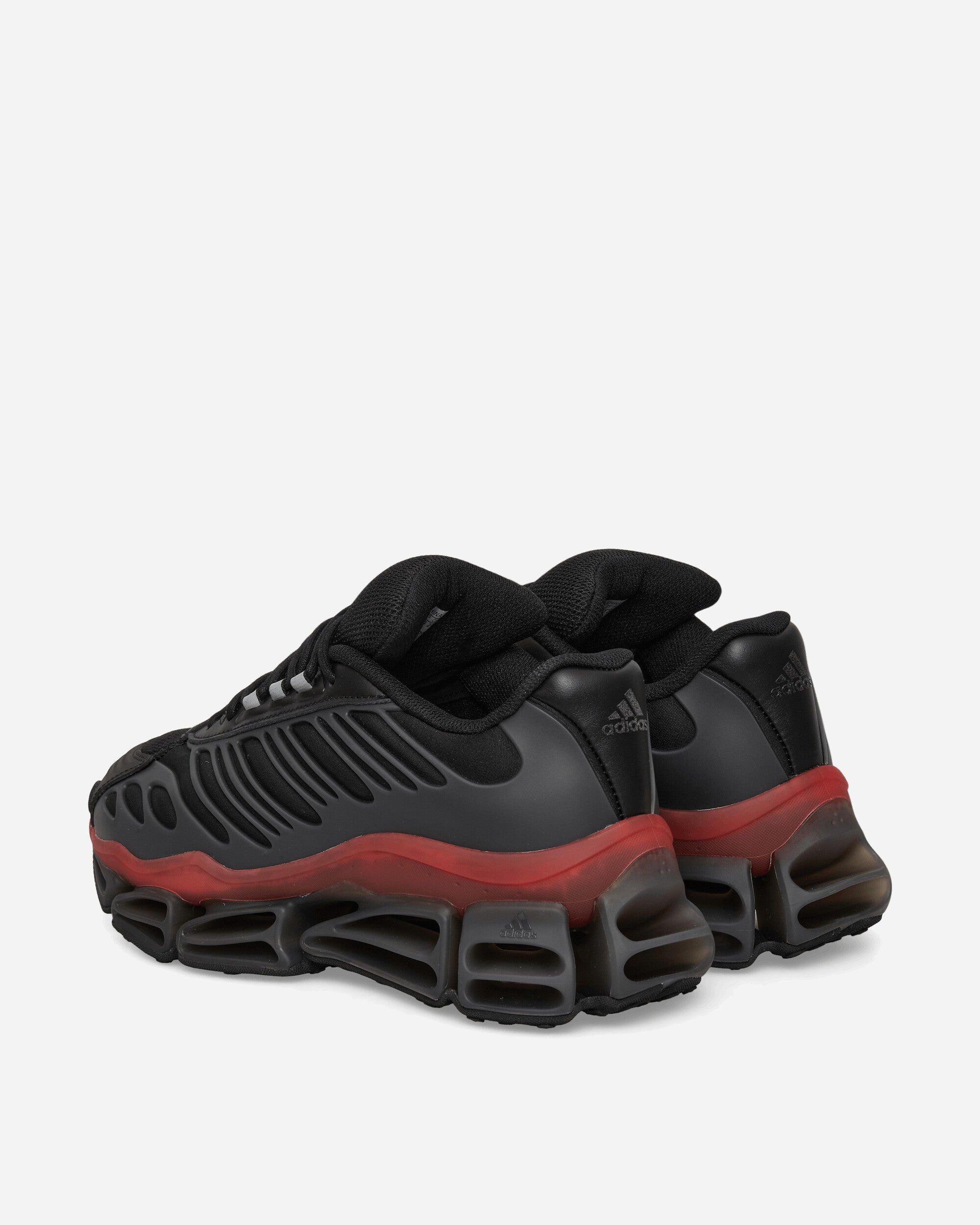 adidas Chavarria Megaride Cblack/Cblack/Red Sneakers Low KJ2041