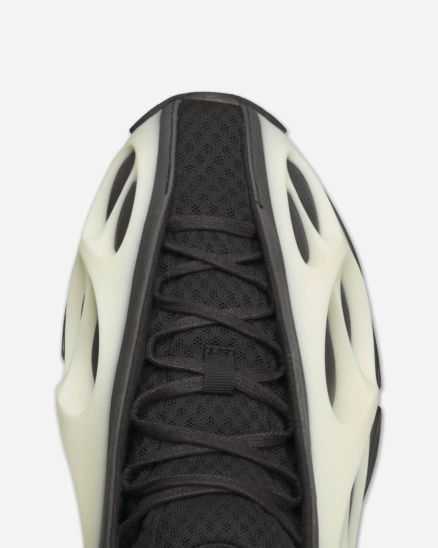 adidas Willy Chavarria Meg Cblack/Cblack/Crewht Sneakers Low KI7728
