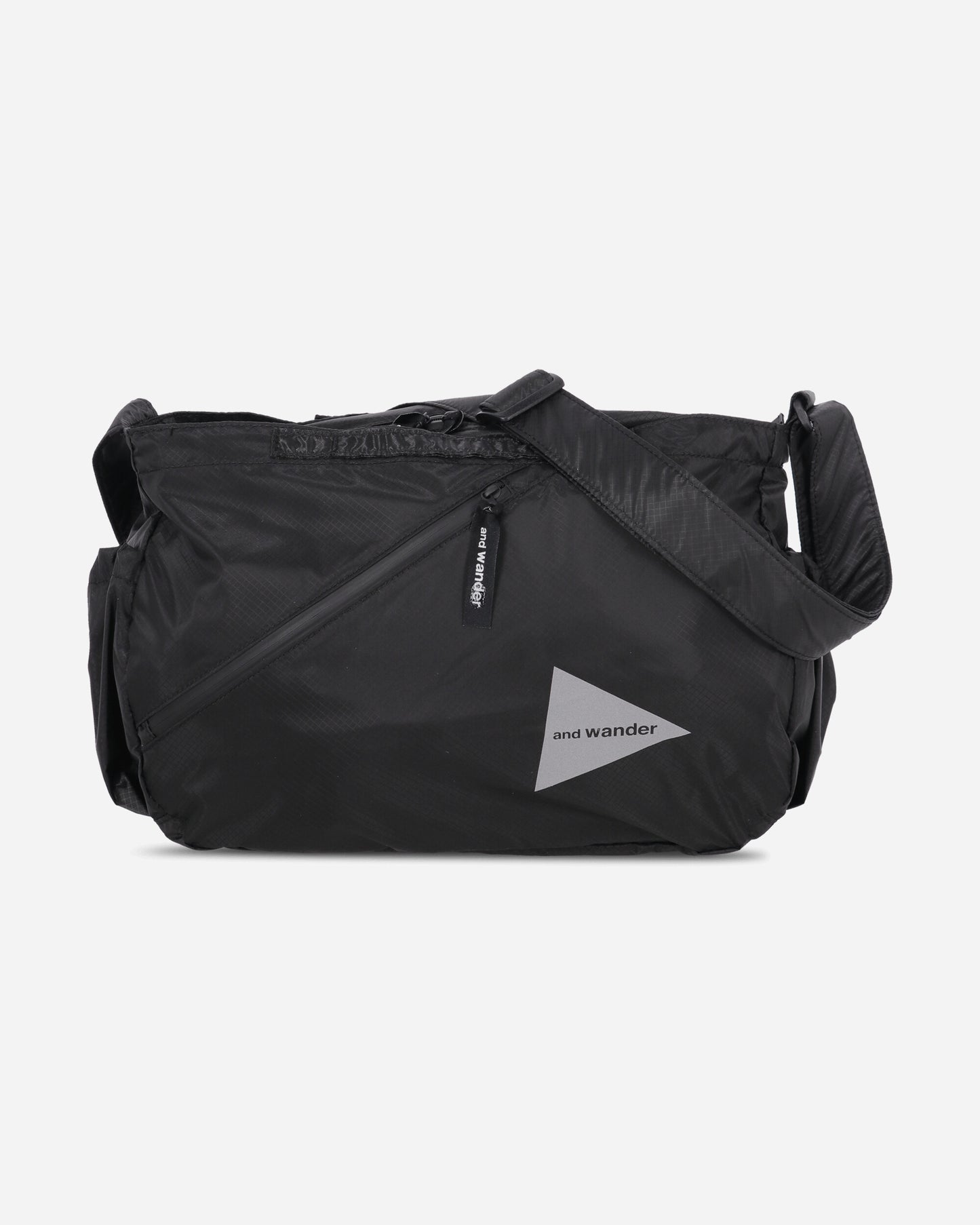 and wander 128  Sil Shoulder Bag Black  Bags and Backpacks Shoulder Bags 5746985133 010