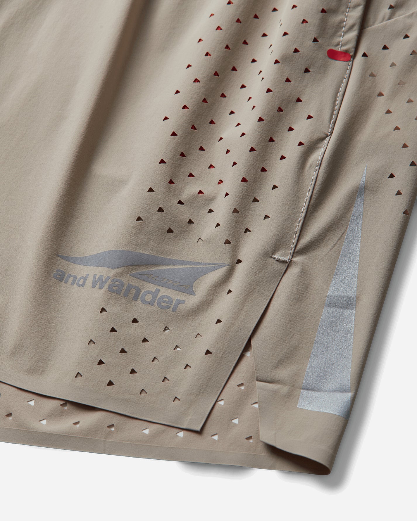 and wander Al02 Altra × And Wander Ventilation Short Pants Beige Shorts Short 5746122501 040