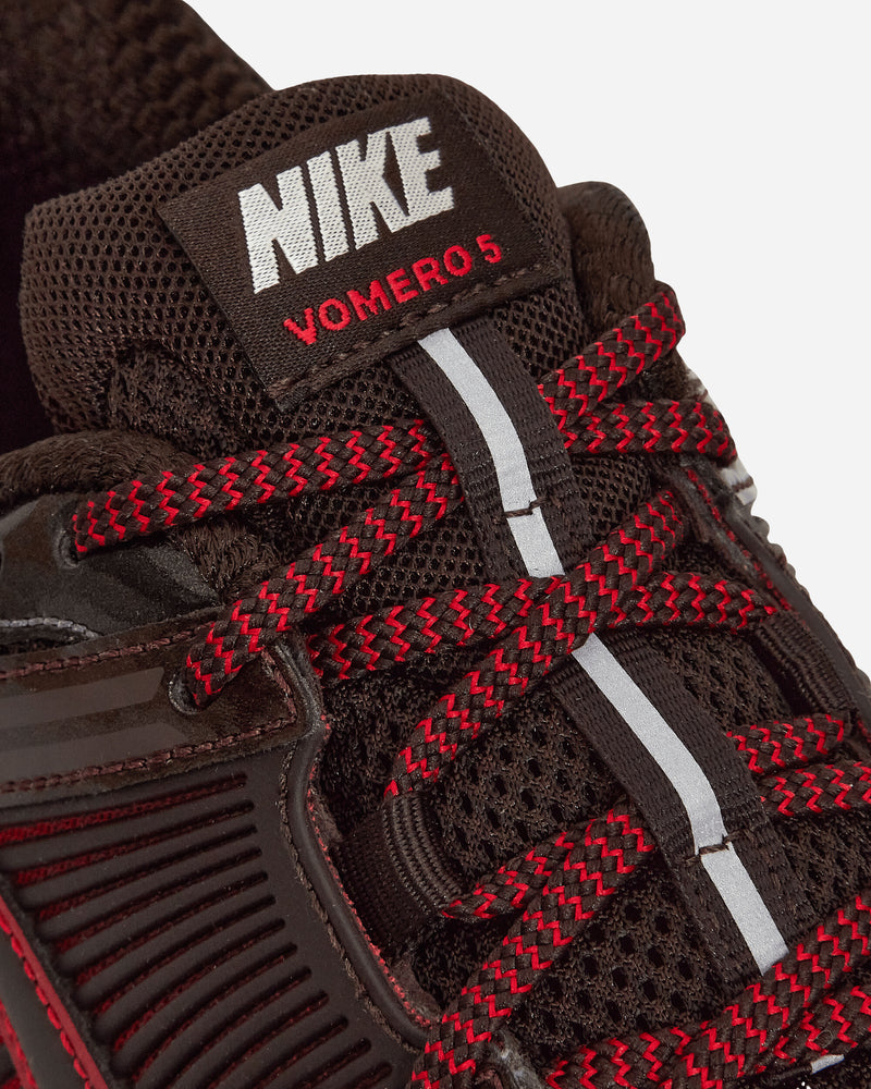 Araña de tela en embudo viva Ser Nike Zoom Vomero 5 Sneakers Velvet Brown / University Red